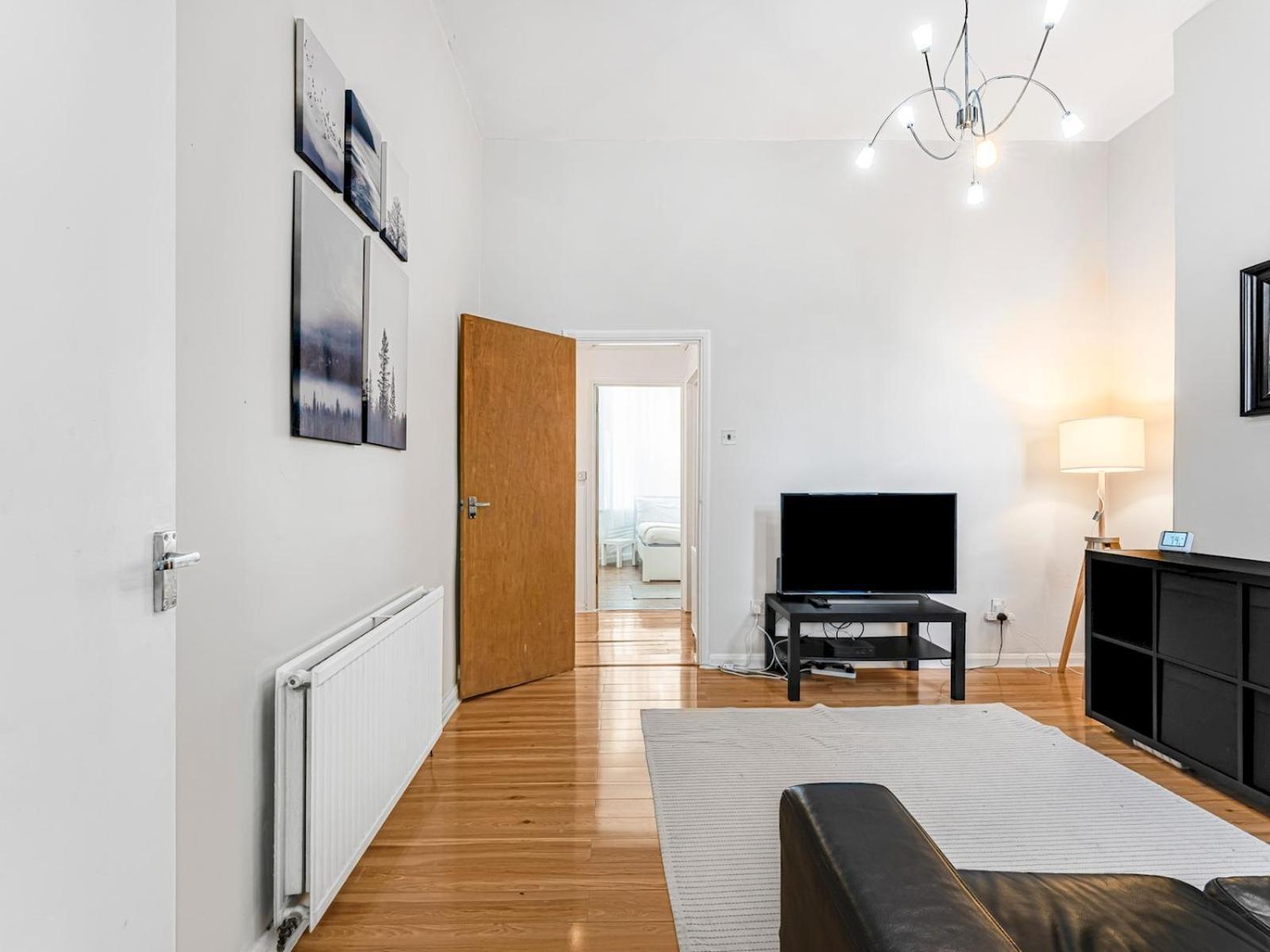 Bright & Cozy East 1-bed Flat With Garden Appartement Londen